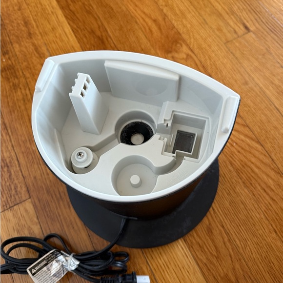 Objecto Mood H9 Tower Hybrid Humidifier
Model HM-54 (White) - Picture 8 of 13